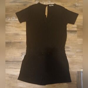 NWOT Theo & Spence Black Short Sleeve Romper. Womens Large.